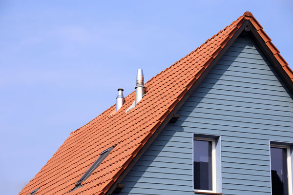 Haus mit blauer Holzfassade